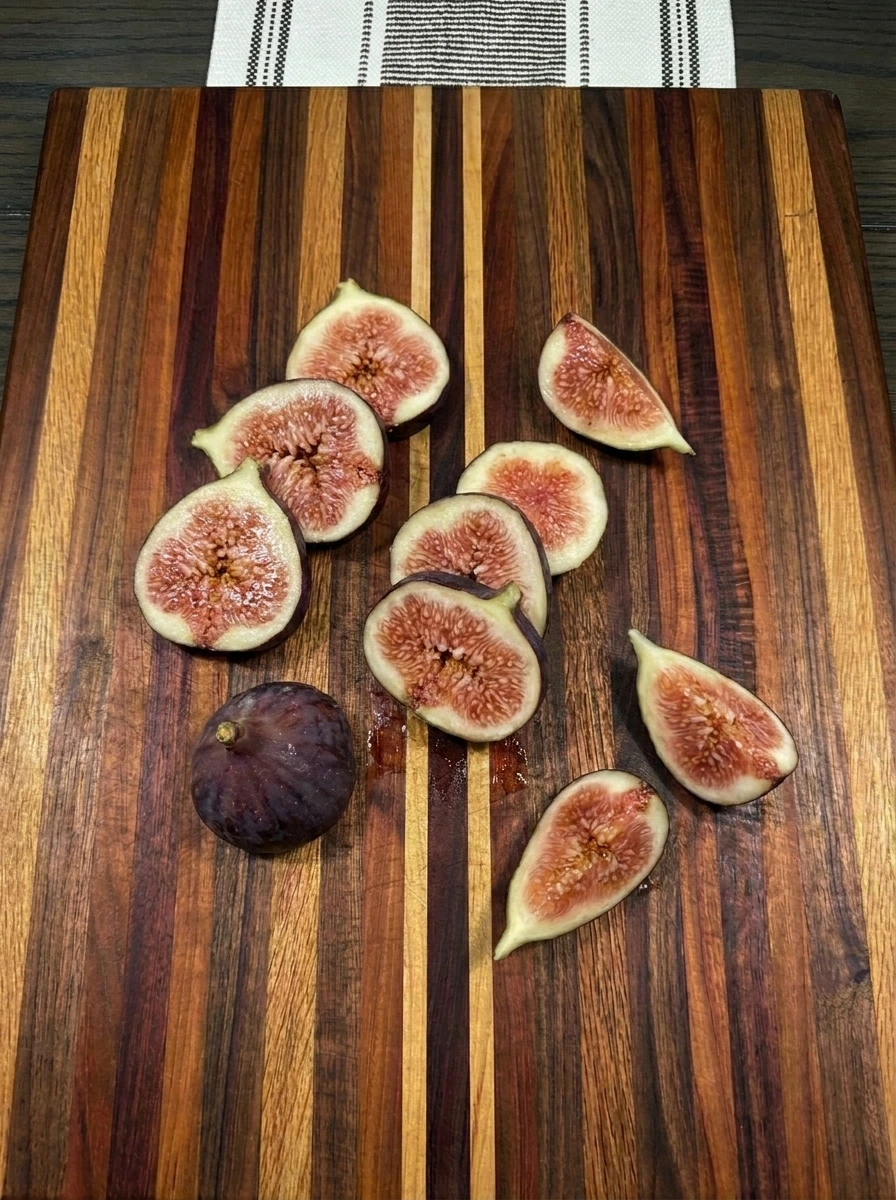 Fresh figs sliced for Fig Overnight Oats