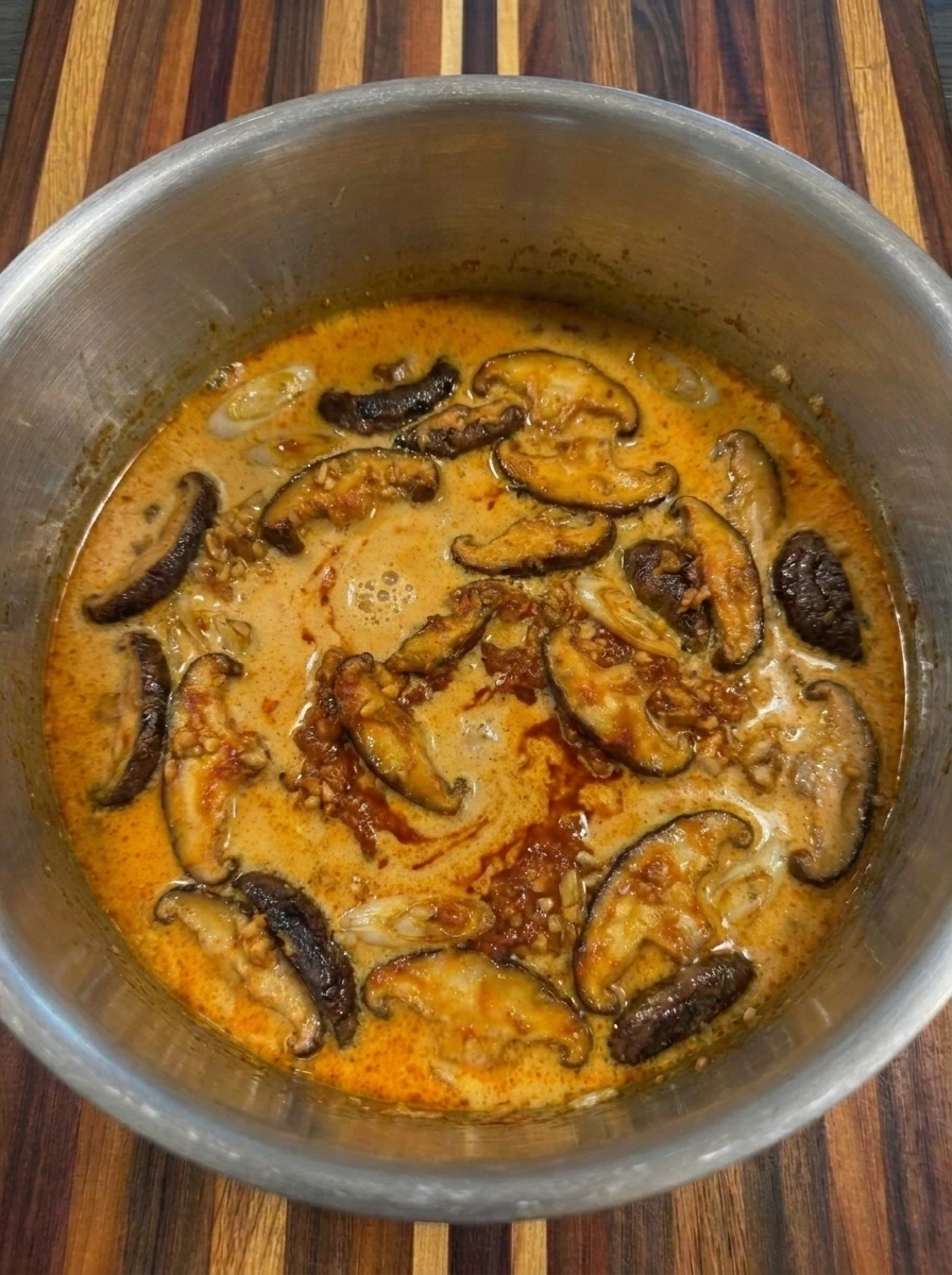Creamy coconut curry broth for Creamy Thai Dumpling Soup